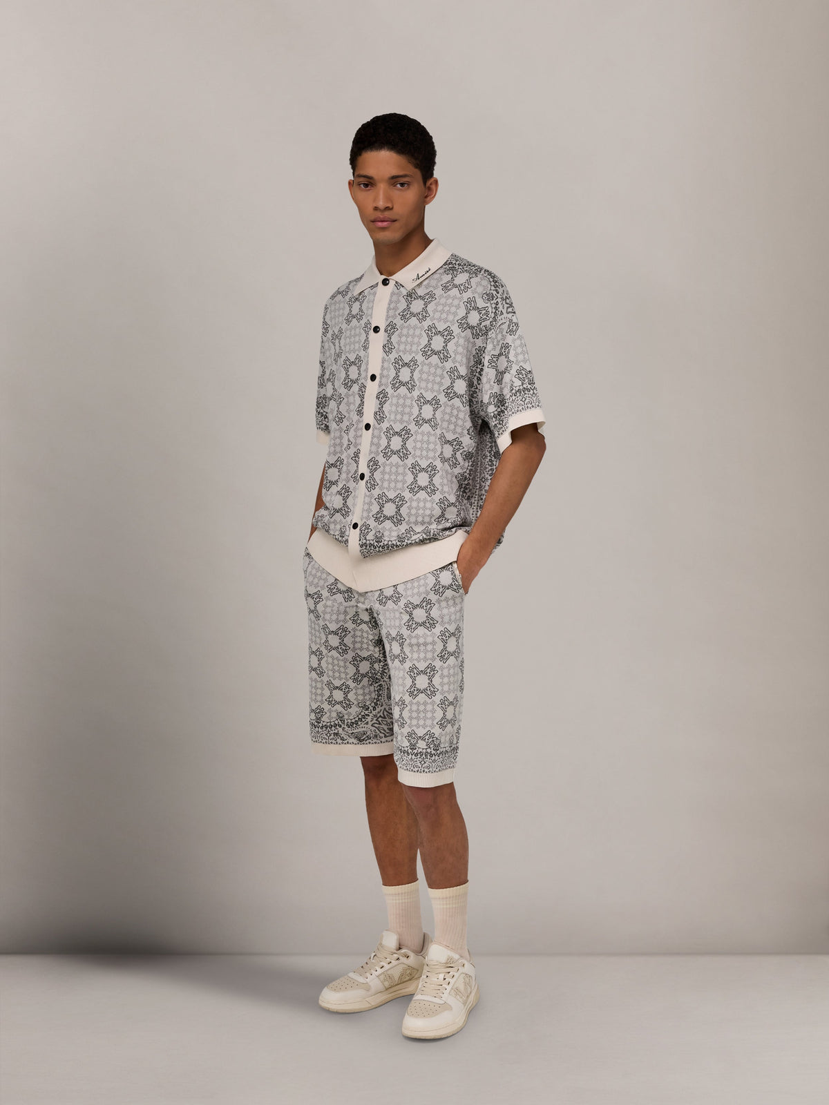 AMIRI MA QUAD CHECK MESH KNIT SHORT ALABASTER — vista 3