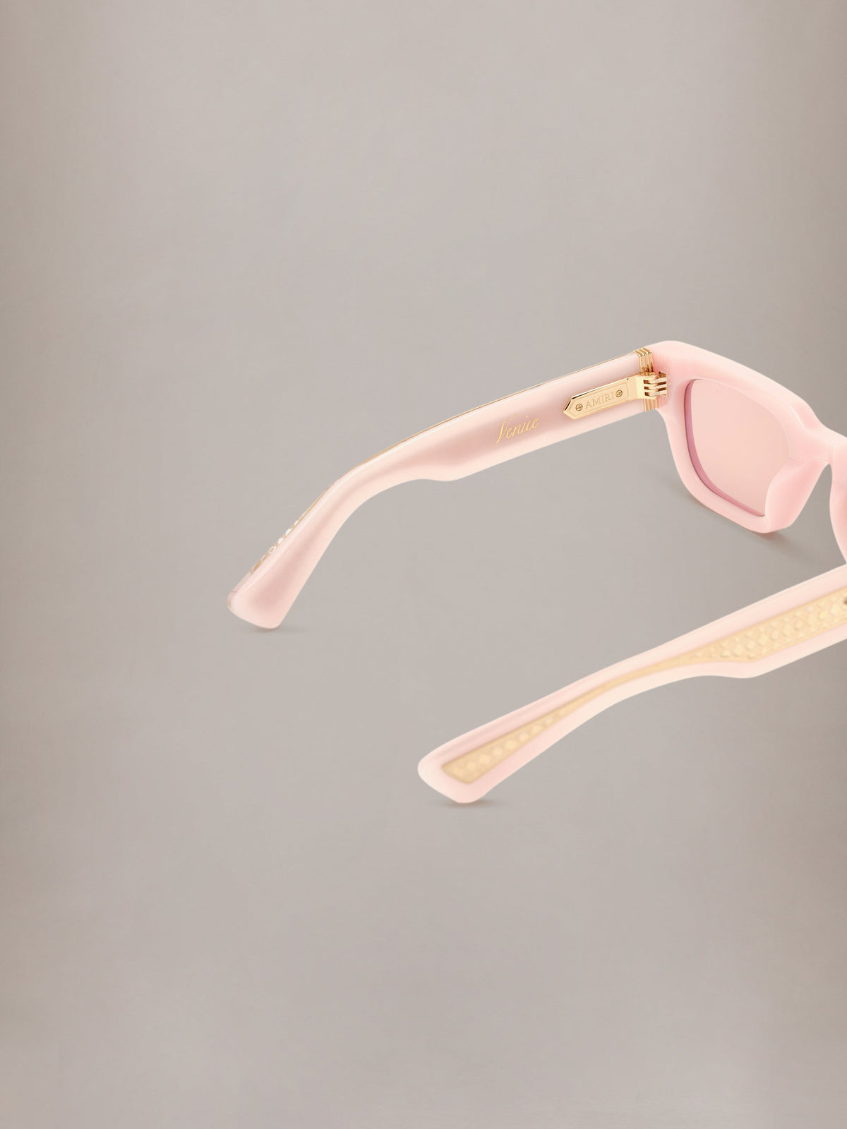 AMIRI VENICE EXPOSED SUNGLASSES DUSTY PEACH — vista 5