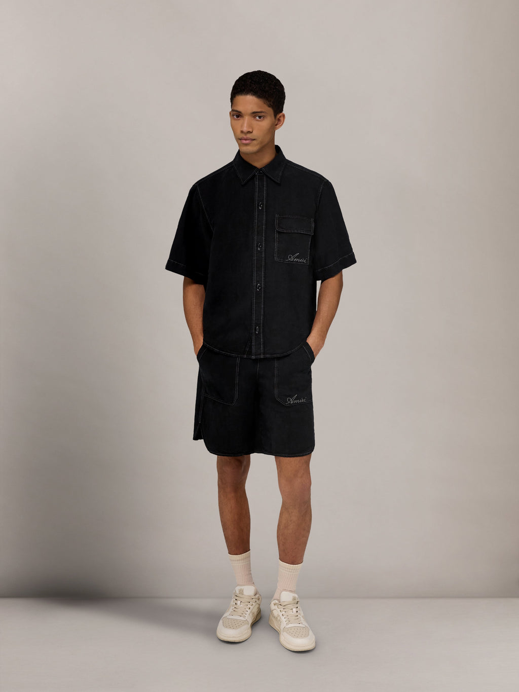 AMIRI SCRIPT LINEN GD SHORT BLACK — vista 2