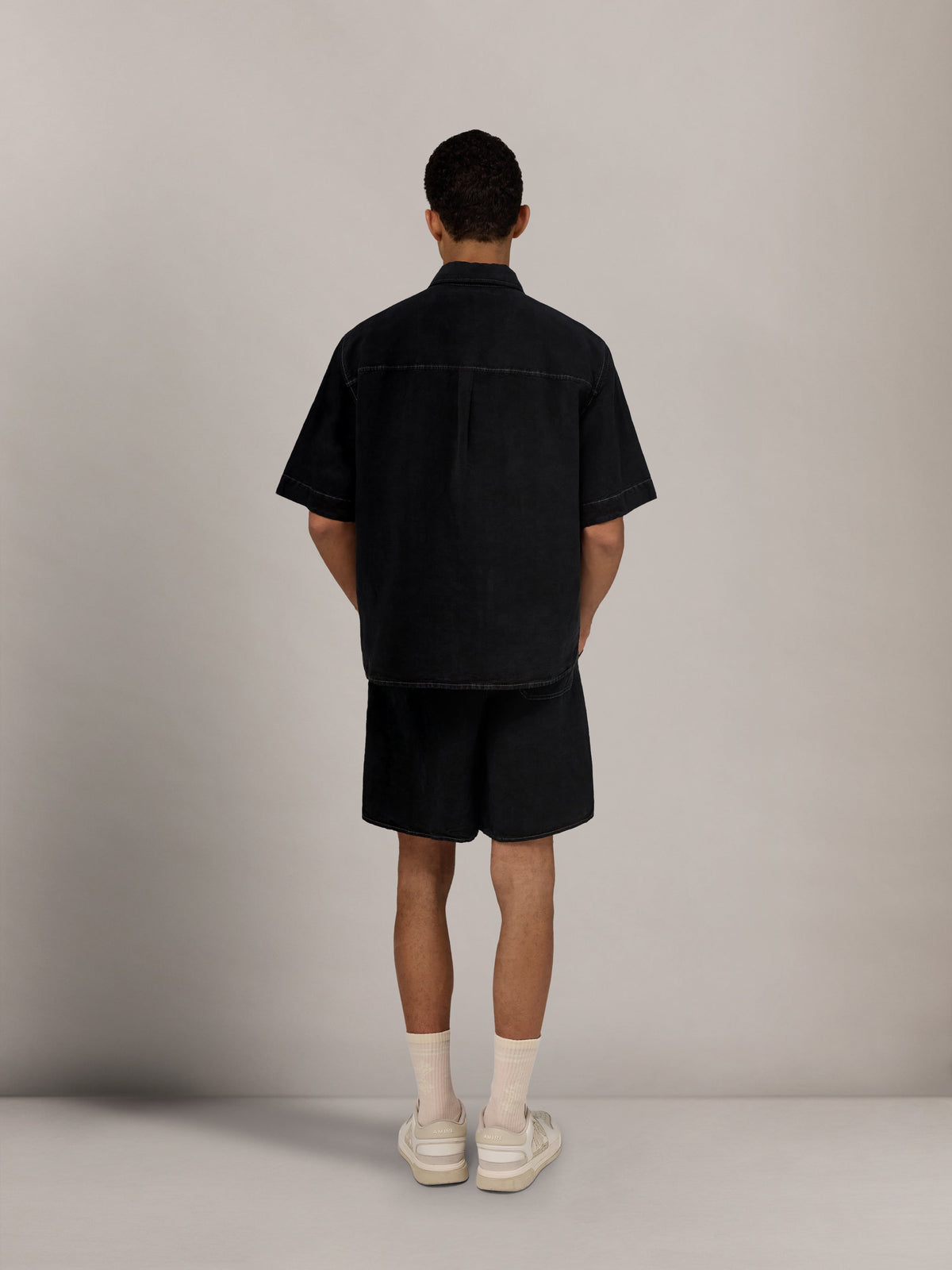 AMIRI SCRIPT LINEN GD SHORT BLACK — vista 4