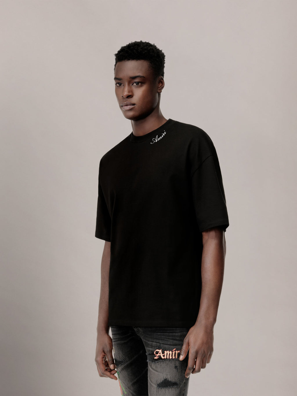 AMIRI SCRIPT TEE BLACK — vista 3