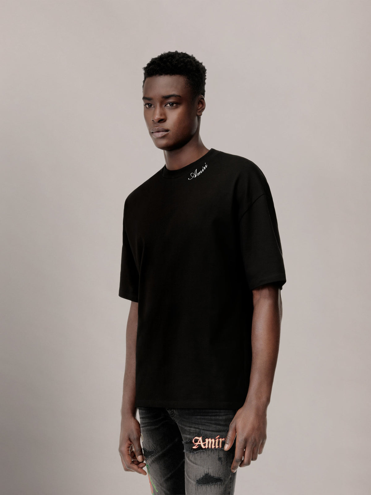 AMIRI SCRIPT TEE BLACK — vista 3