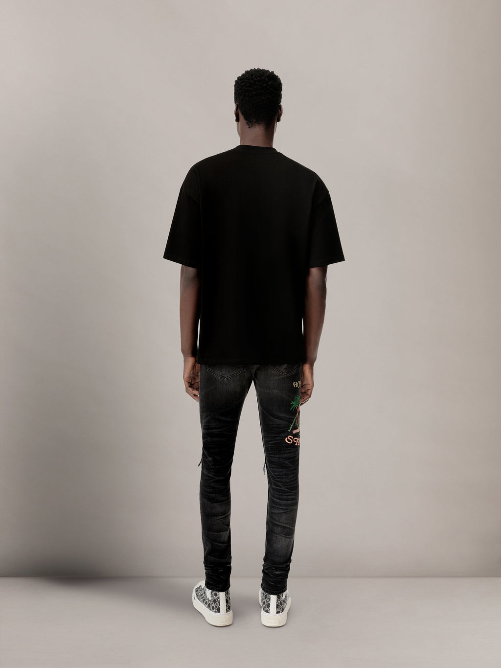 AMIRI SCRIPT TEE BLACK — vista 4
