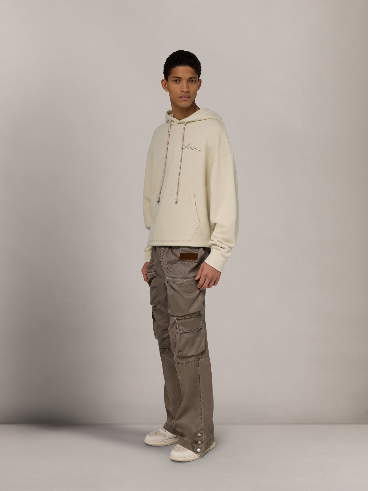 AMIRI DRAWSTRING CARGO PANT ESPRESSO — vista 3