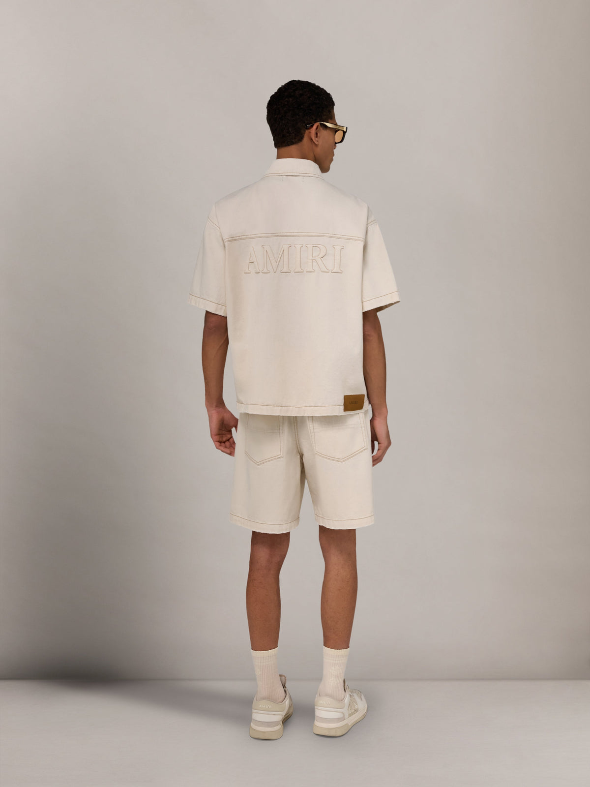 AMIRI DRAWSTRING DENIM SHORT ECRU — vista 4