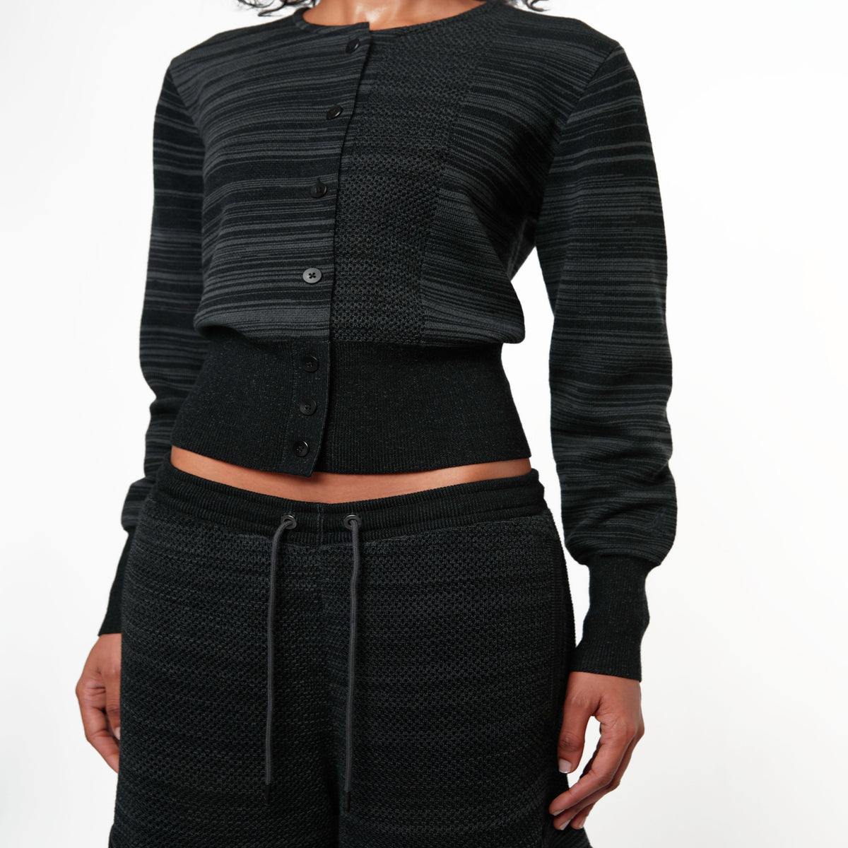 WHO DECIDES WAR TÉLA D’AMORE X JORDAN - WOMEN'S KNIT CARDIGAN — vista 3