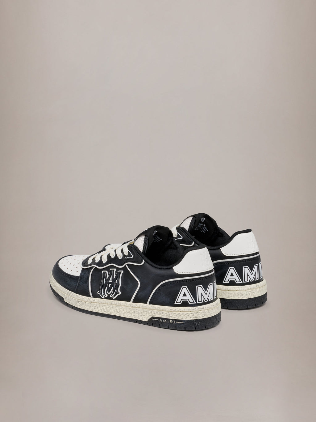 AMIRI NEWPORT BLACK — vista 3