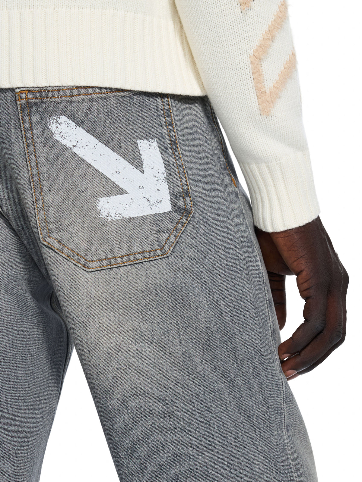OFF-WHITE HALF ARROW SLIM RELAXED JEANS SUN FADED GREY — vista 5