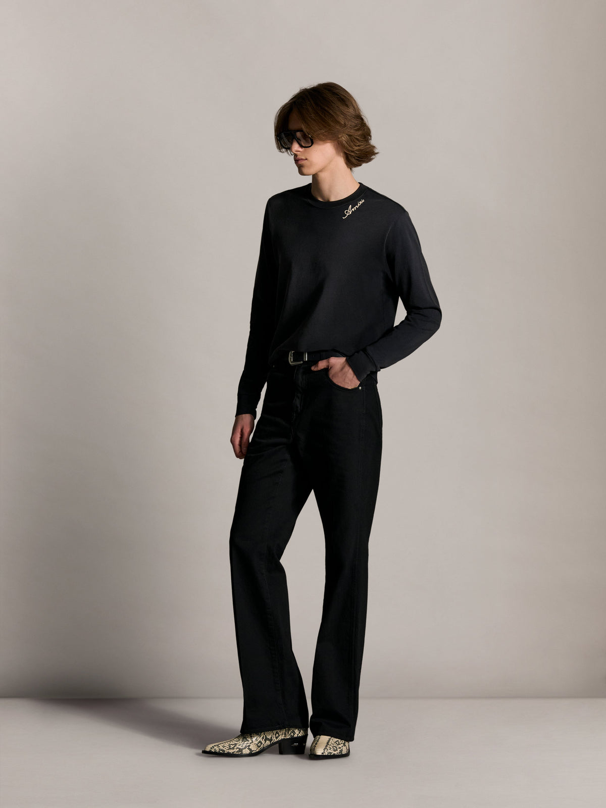 AMIRI SCRIPT OVERSIZED LONG SLEEVE TEE BLACK — vista 3