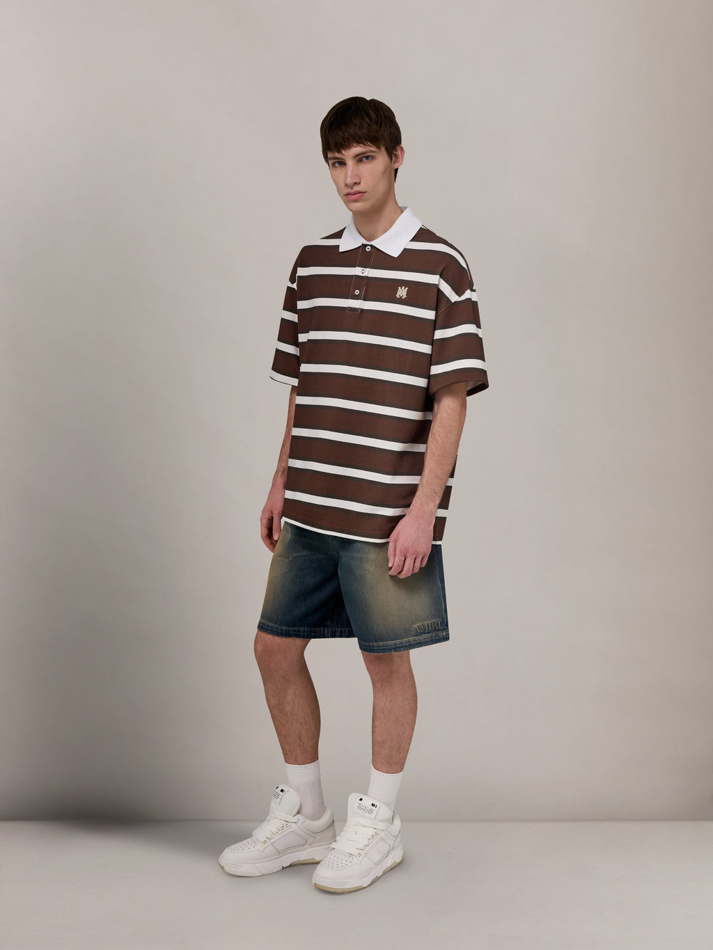 AMIRI MA STRIPED OVERSIZED POLO TOBACCO — vista 3