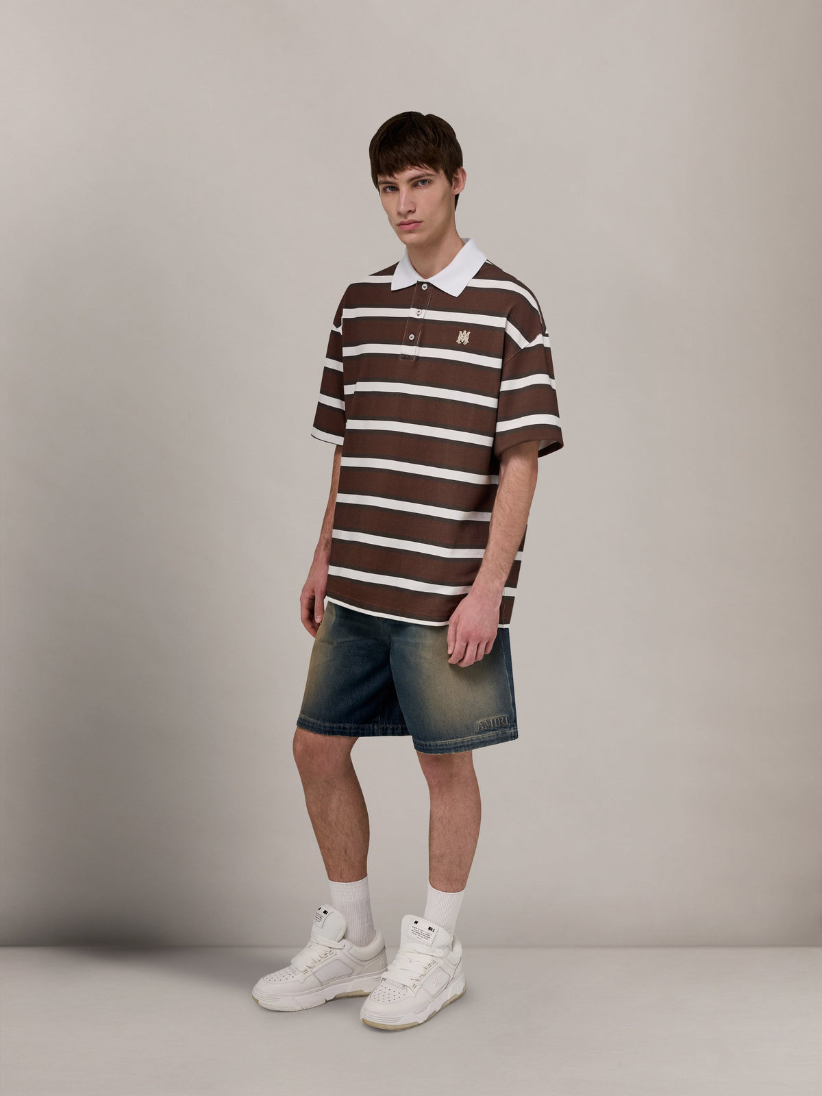 AMIRI MA STRIPED OVERSIZED POLO TOBACCO — vista 3