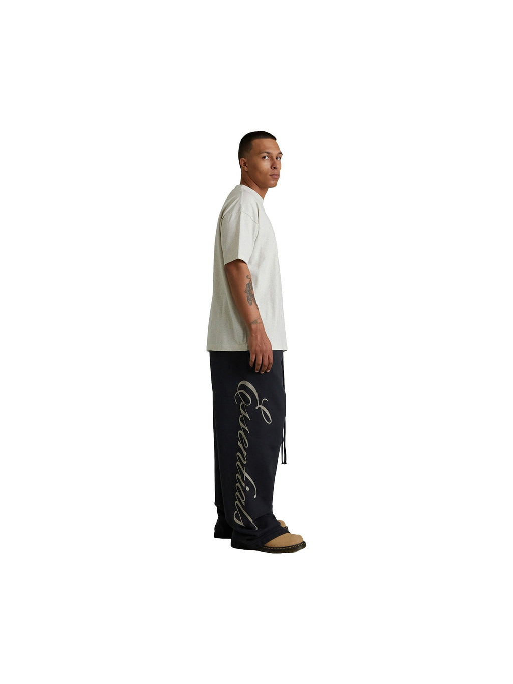 ESSENTIALS SCRIPT LOGO SWEATPANT
