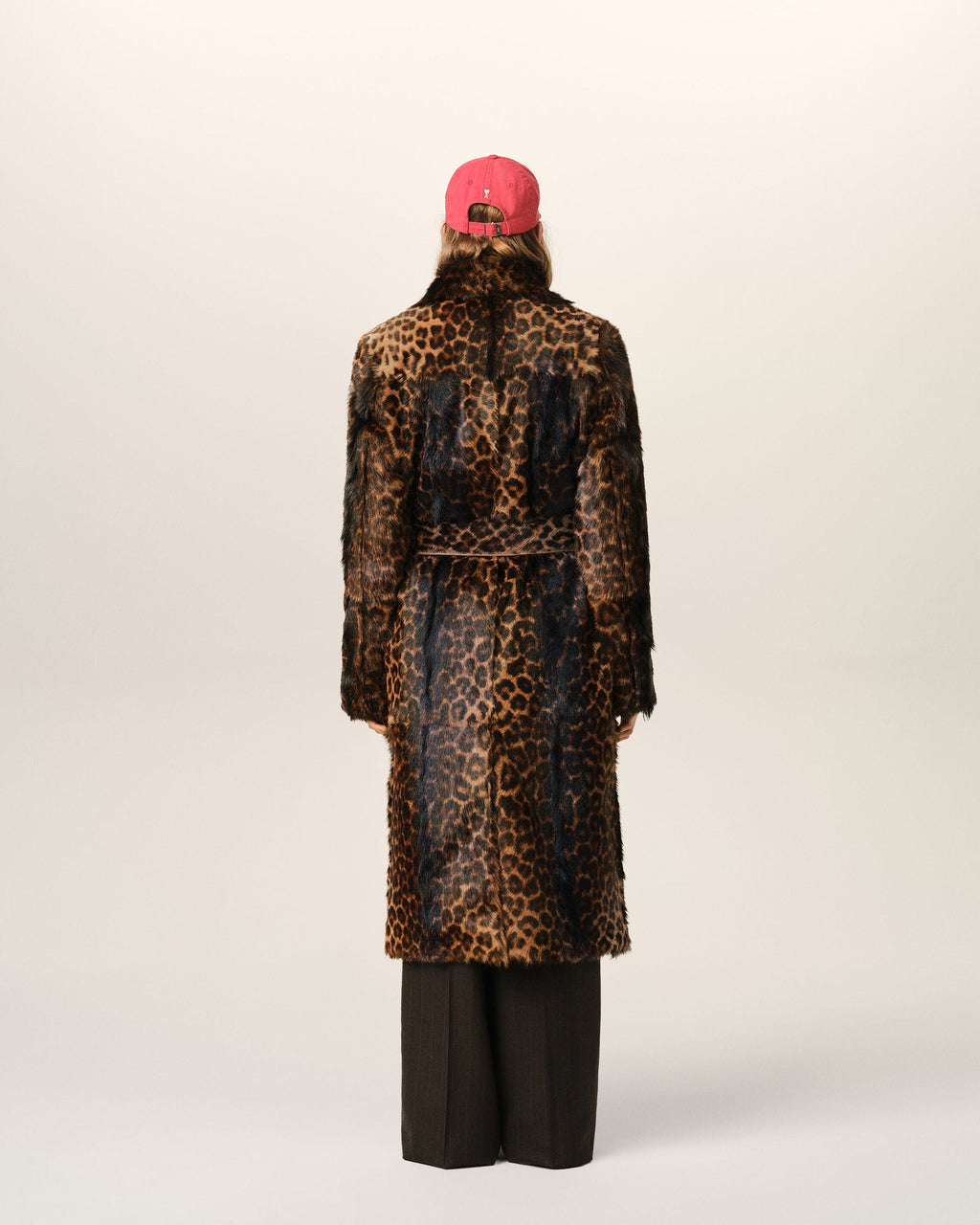 AMI PARIS LONG LEOPARD GOAT LEATHER BELTED COAT — vista 5