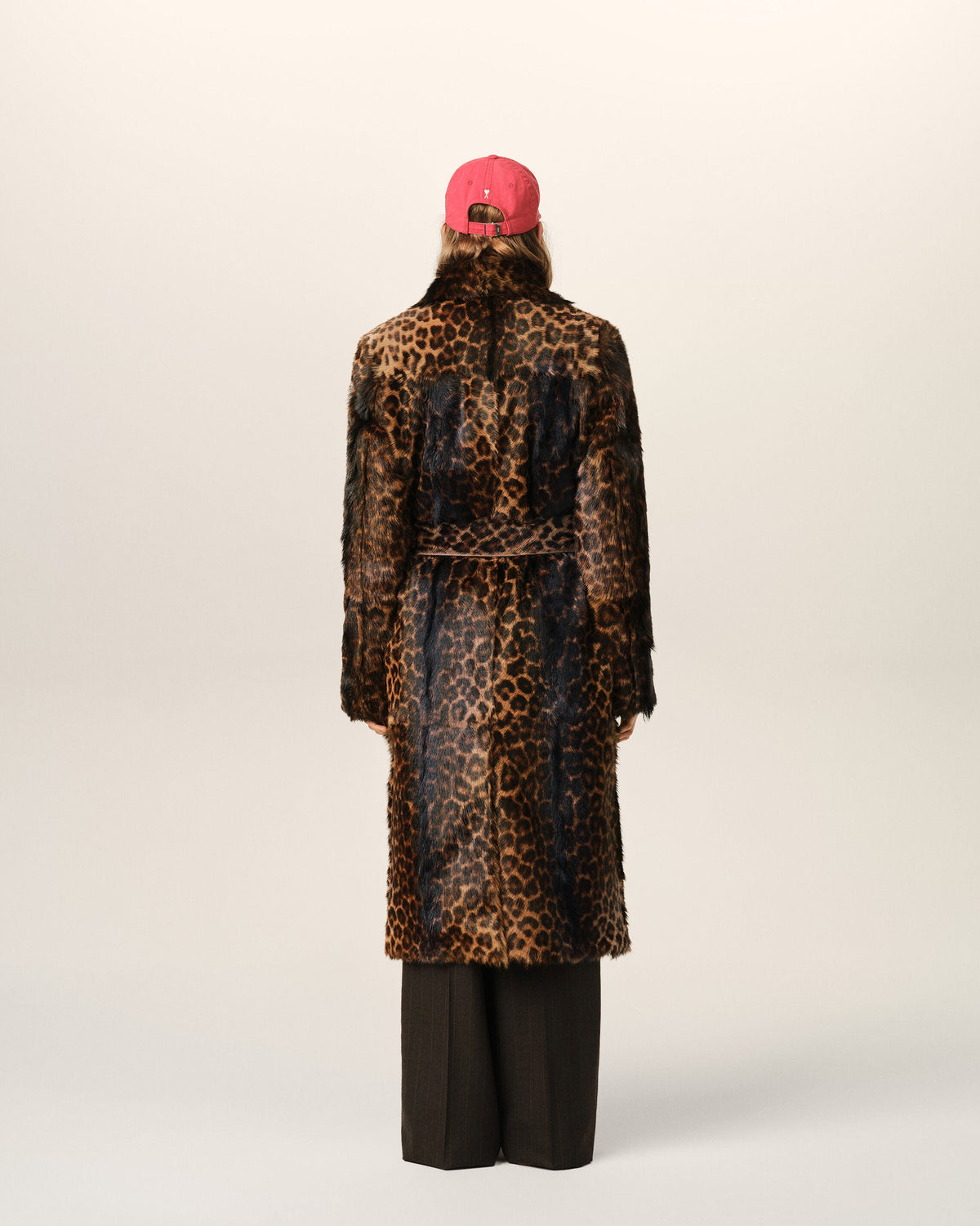 AMI PARIS LONG LEOPARD GOAT LEATHER BELTED COAT — vista 5