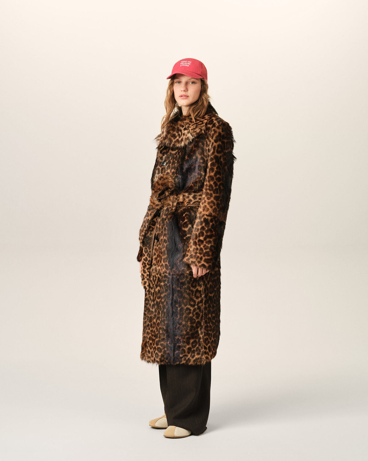 AMI PARIS LONG LEOPARD GOAT LEATHER BELTED COAT — vista 6