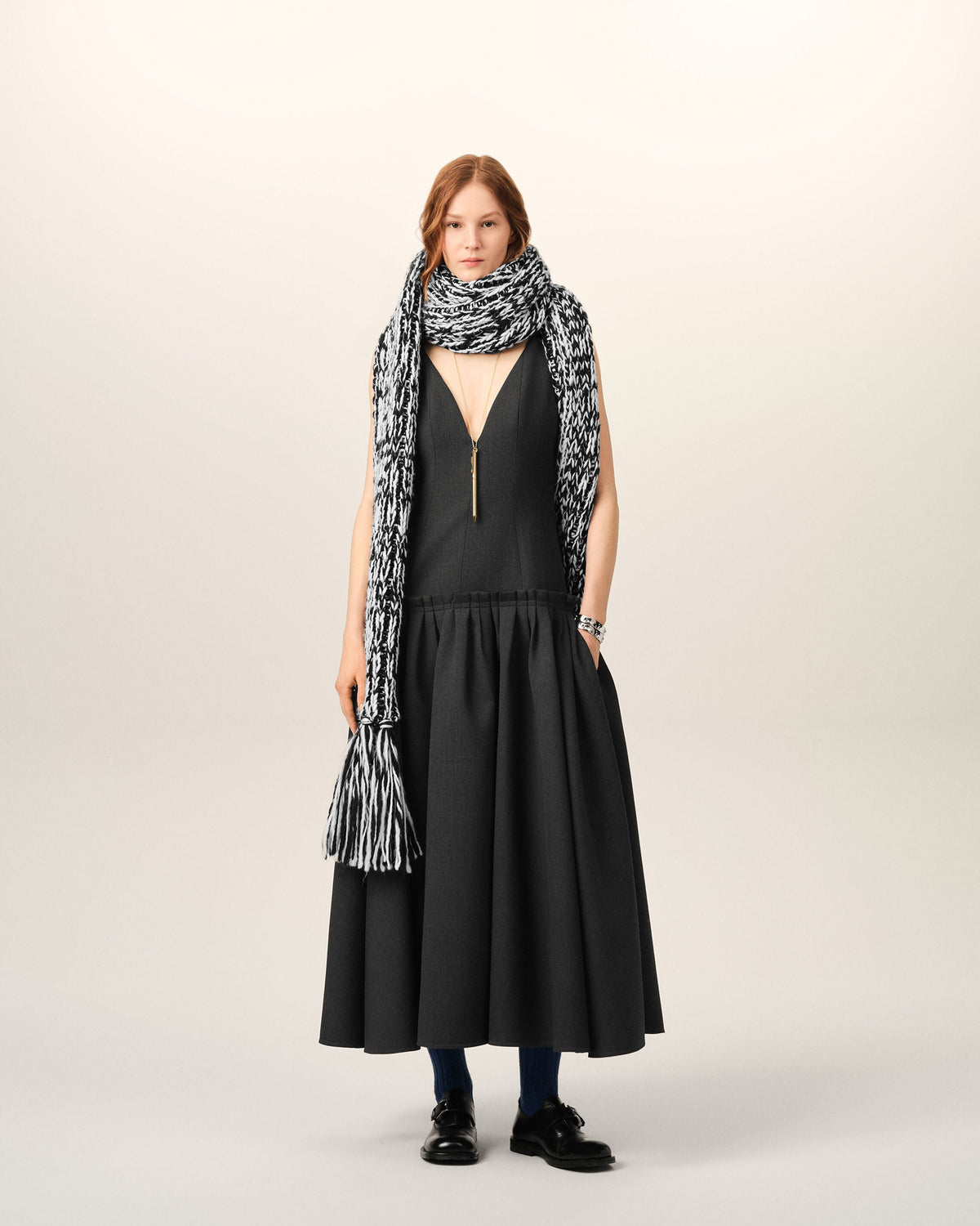 AMI PARIS MAXI GREY LOW WAISTED WOOL DRESS — vista 2
