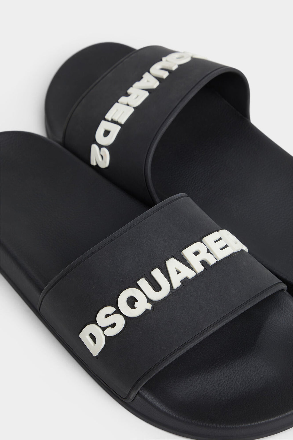 DSQUARED2 LOGO SLIDES BLACK — vista 4