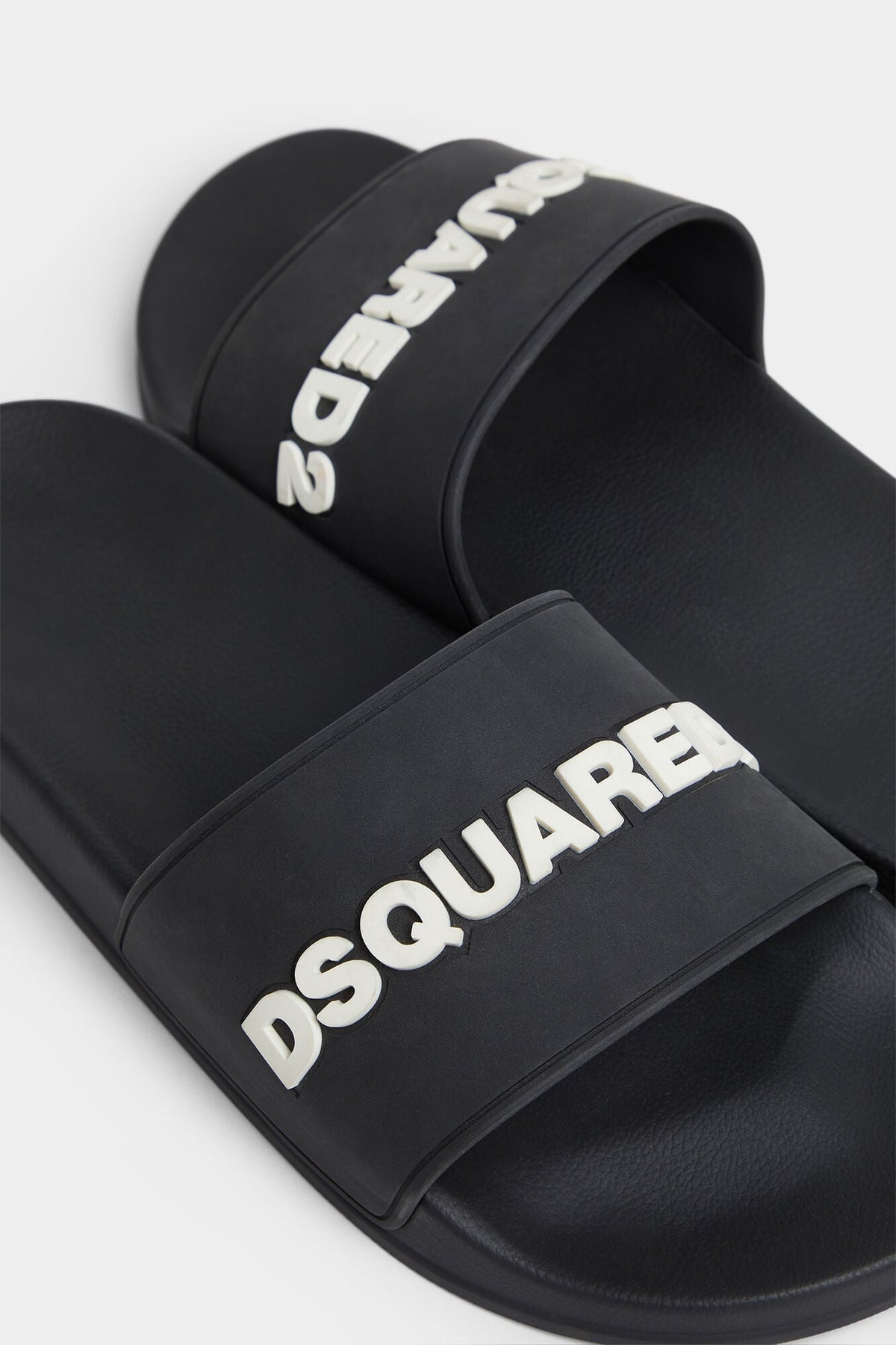 DSQUARED2 LOGO SLIDES BLACK — vista 4