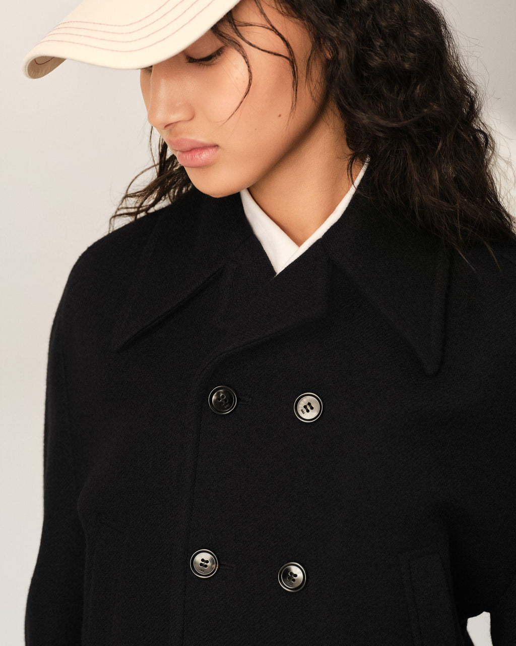 AMI PARIS SHORT BLACK DOUBLE BREASTED WOOL BOMBER — vista 4