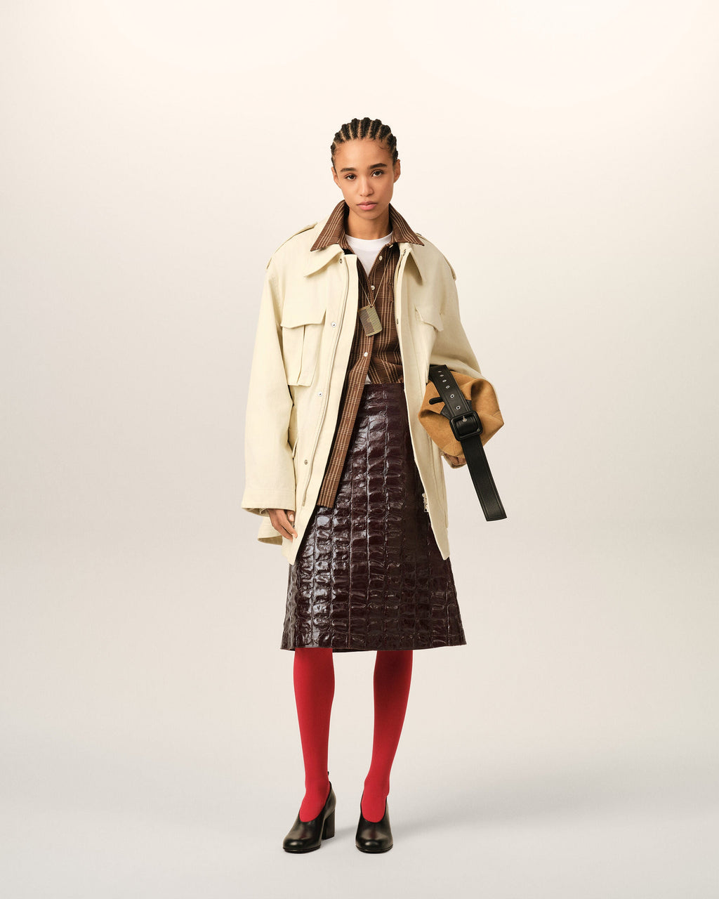 AMI PARIS BURGUNDY MIDI COWHIDE LEATHER SKIRT — vista 2