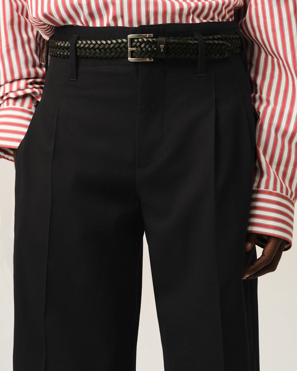 AMI PARIS BLACK TWO-PLEATS WOOL TROUSERS — vista 5