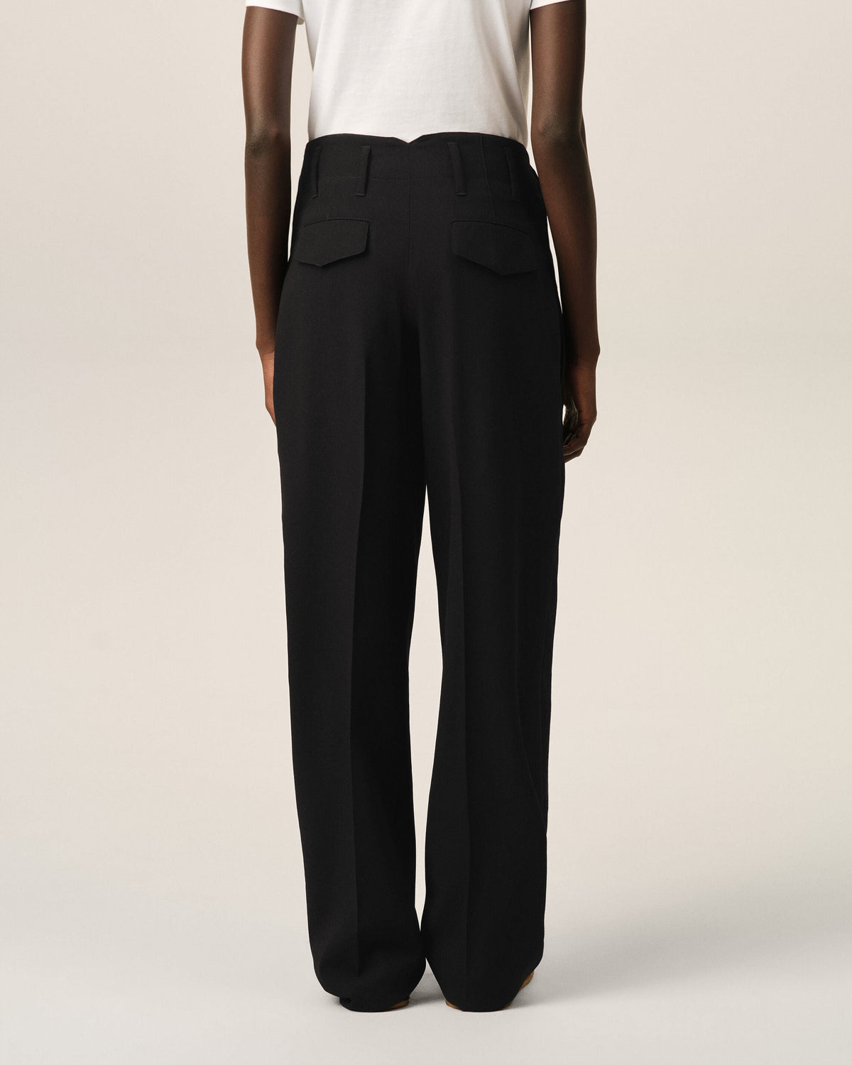 AMI PARIS BLACK TWO-PLEATS WOOL TROUSERS — vista 4