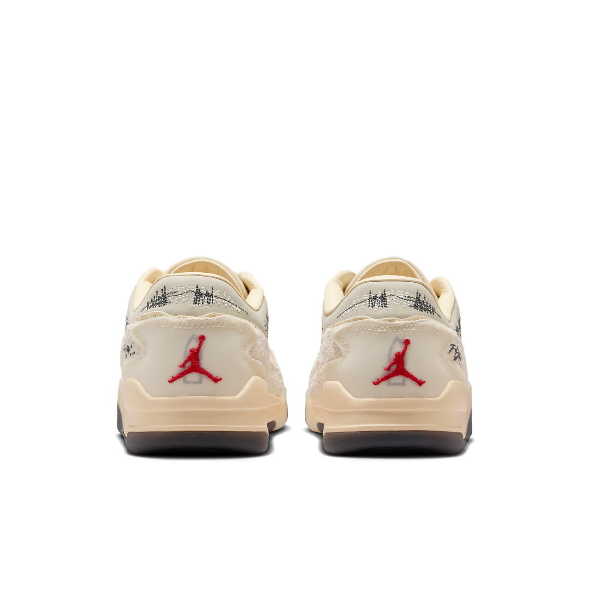 WHO DECIDES WAR TÉLA D’AMORE X JORDAN FLIGHT COURT “THE WORLD IS YOUR COURT” — vista 8