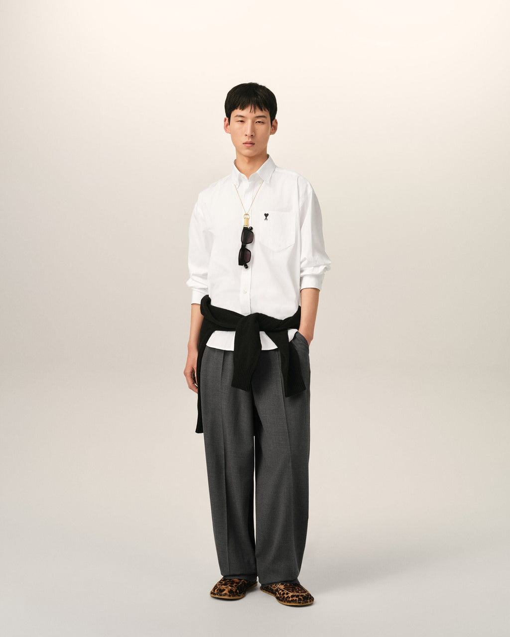 AMI PARIS WHITE BOXY COTTON SHIRT WITH AMI DE COEUR — vista 3