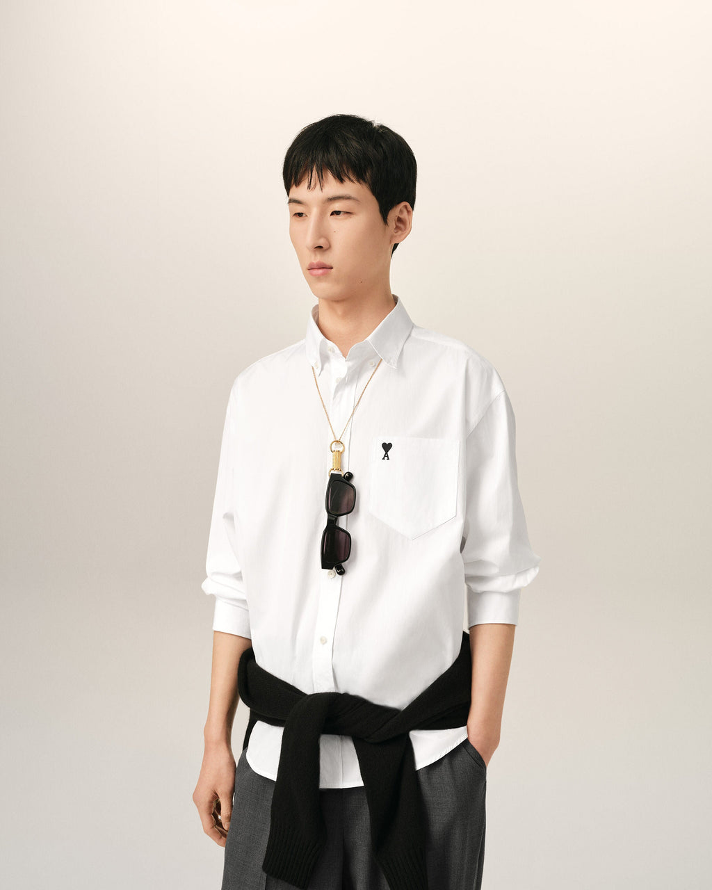 AMI PARIS WHITE BOXY COTTON SHIRT WITH AMI DE COEUR — vista 2