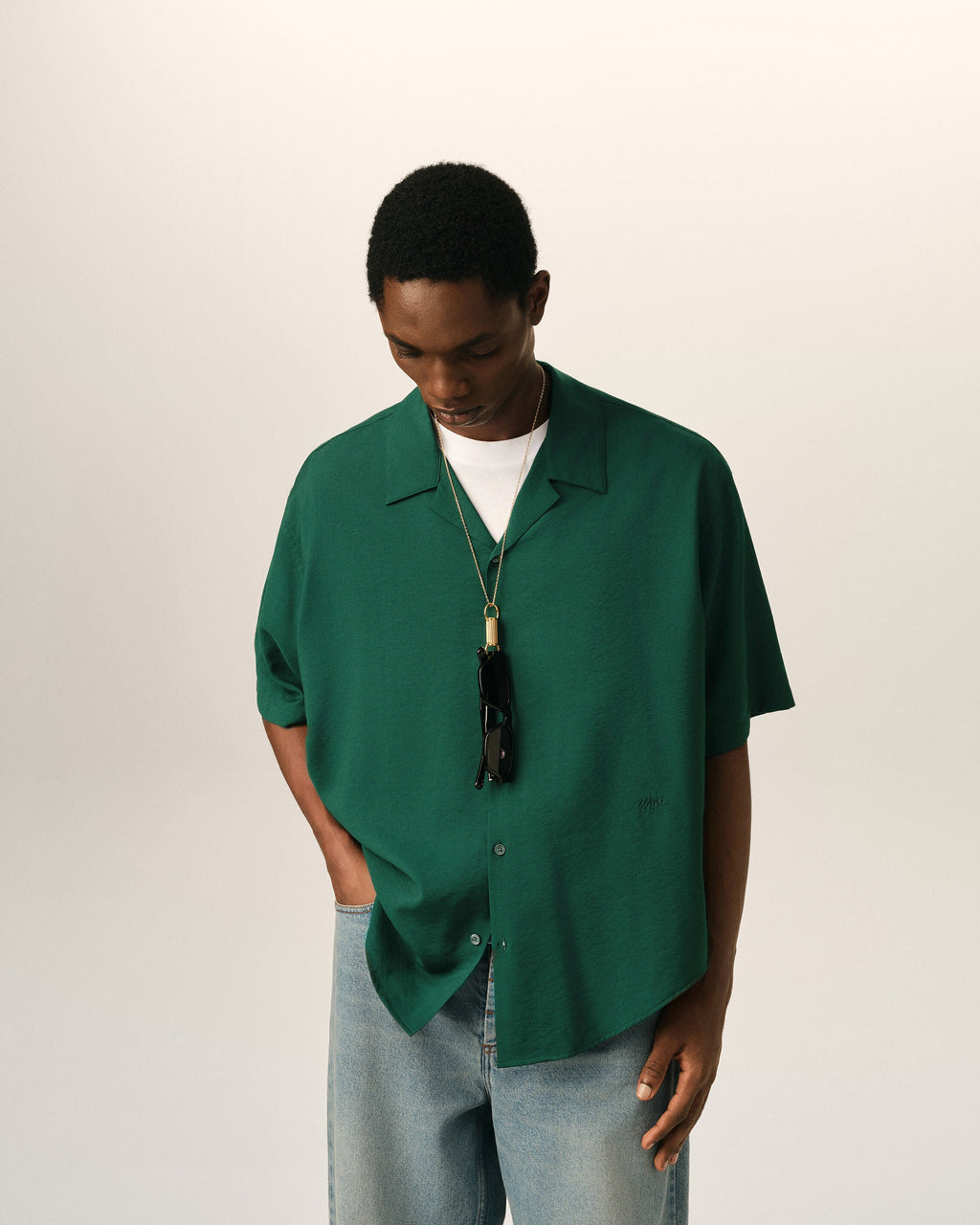 AMI PARIS GREEN BOXY VISCOSE TWILL SHORT-SLEEVE SHIRT — vista 2