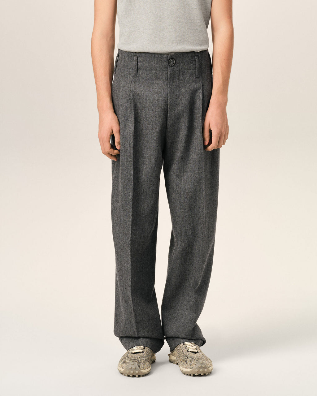AMI PARIS GREY TWO-PLEATS WOOL TROUSERS — vista 3