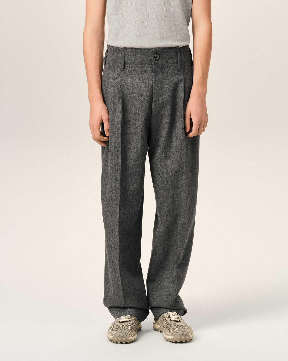 AMI PARIS GREY TWO-PLEATS WOOL TROUSERS — vista 3