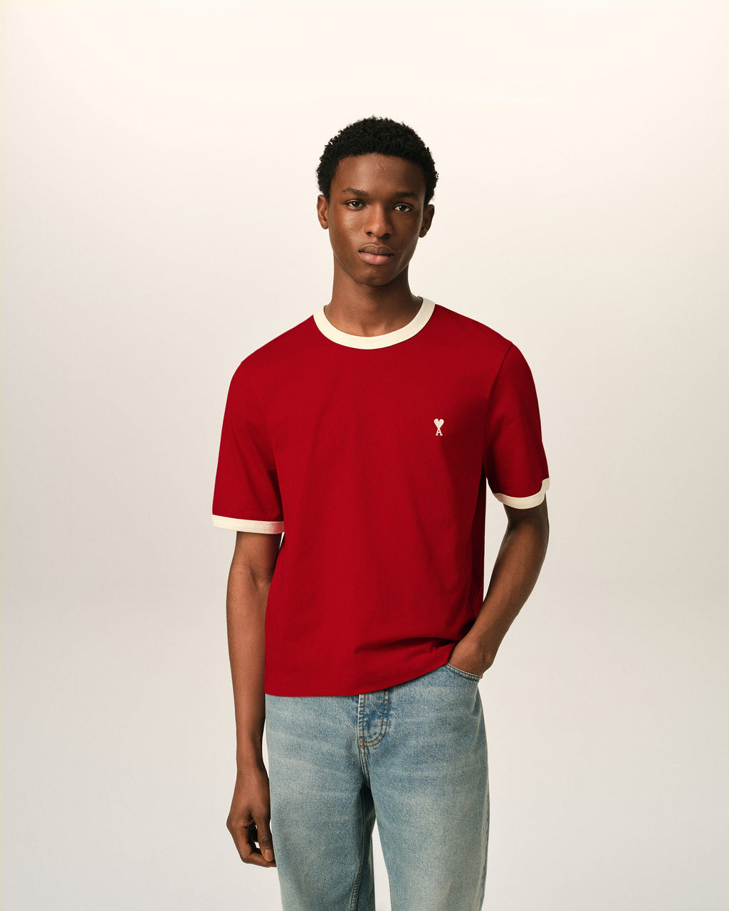 AMI PARIS RED CONTRASTED COTTON T-SHIRT WITH AMI DE COEUR — vista 2