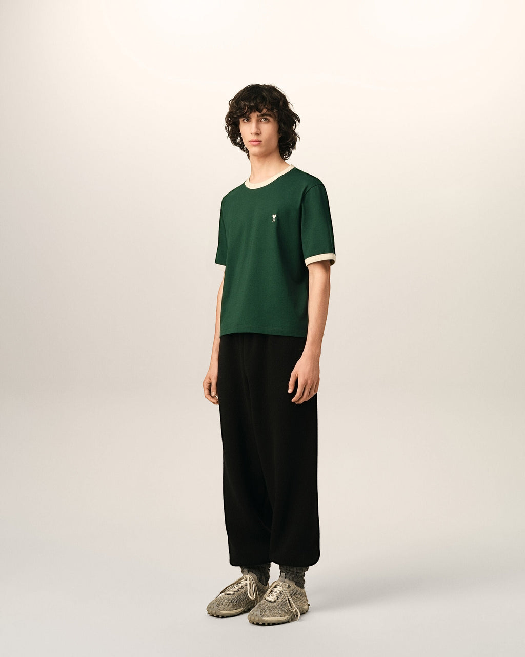AMI PARIS GREEN CONTRASTED COTTON T-SHIRT WITH AMI DE COEUR — vista 6