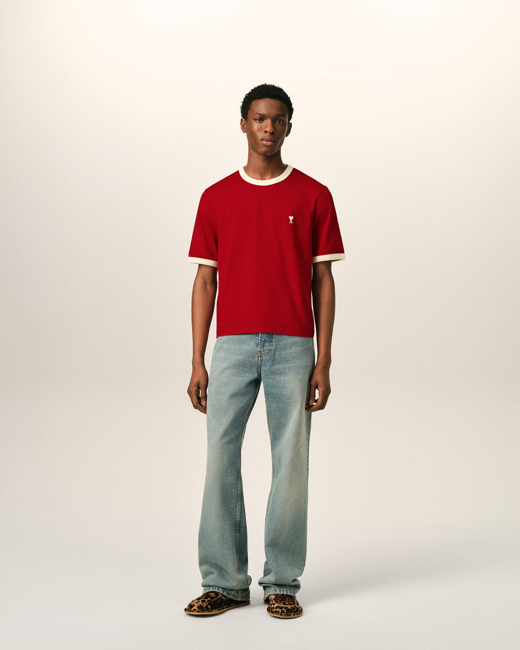AMI PARIS RED CONTRASTED COTTON T-SHIRT WITH AMI DE COEUR — vista 3