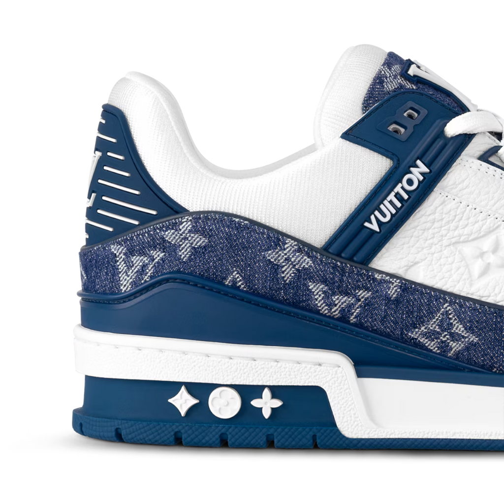 Zapatillas The Hype Company Louis Vuitton LV Trainer en denim azul y blanco con monograma y detalles de cuero