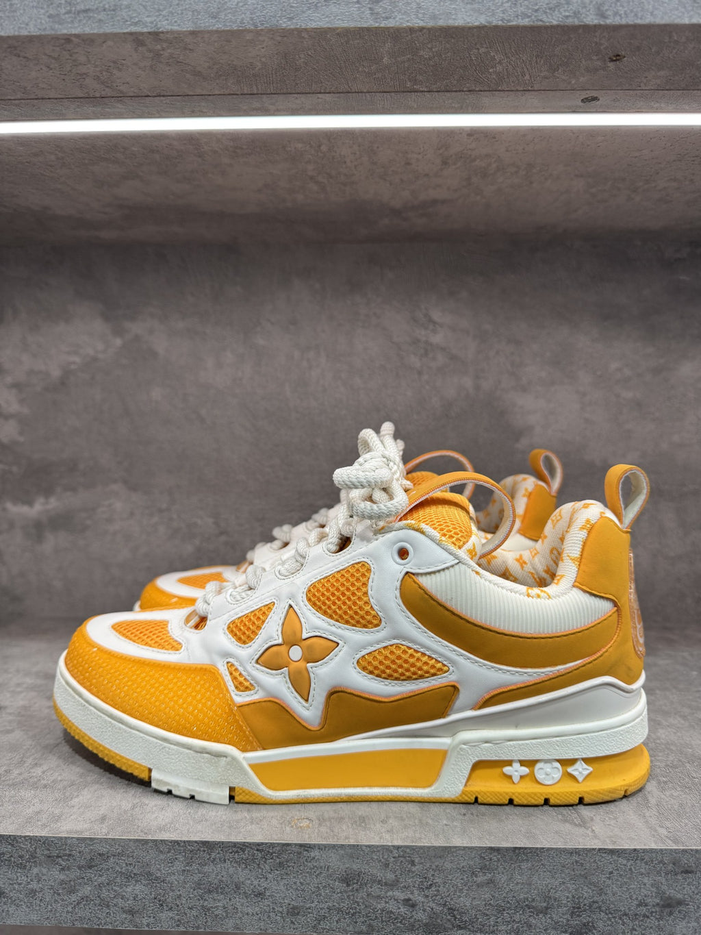 LOUIS VUITTON SKATE YELLOW WHITE