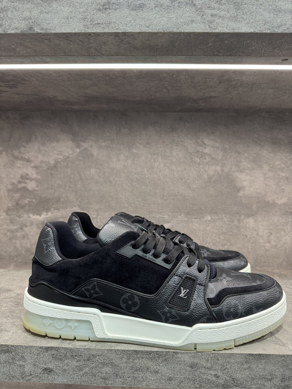 LOUIS VUITTON TRAINER BLACK MONOGRAM