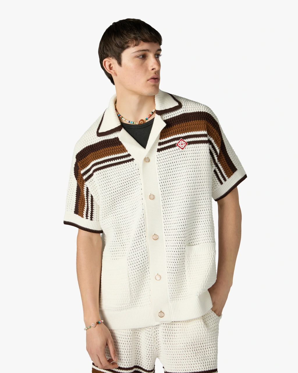 CASABLANCA WHITE & BROWN TENNIS STRIPE CROCHET SHORT SLEEVE SHIRT — vista 4