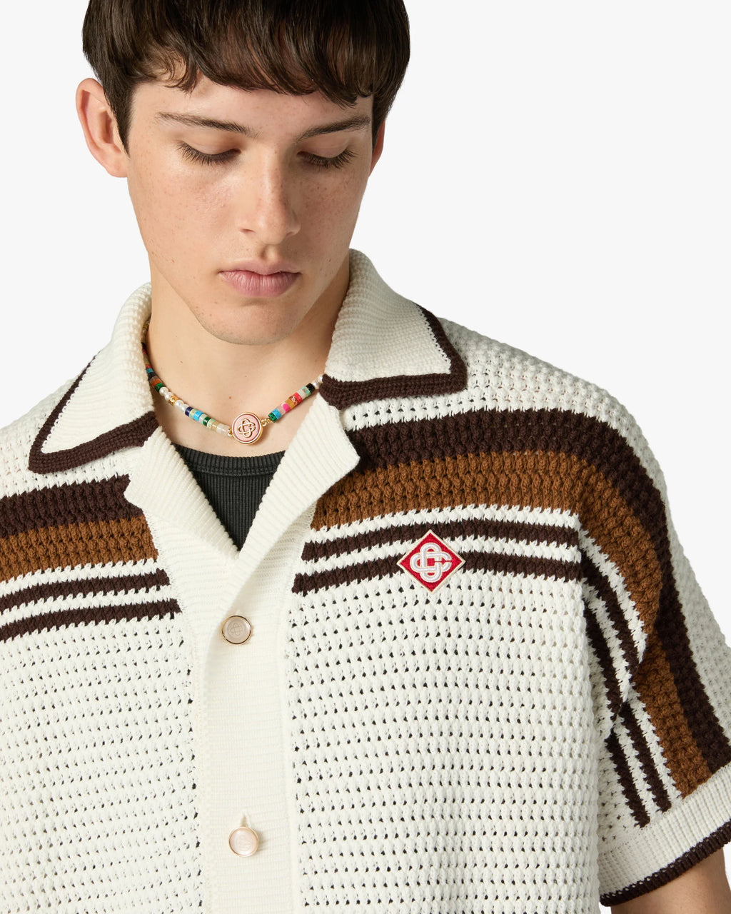 CASABLANCA WHITE & BROWN TENNIS STRIPE CROCHET SHORT SLEEVE SHIRT — vista 5
