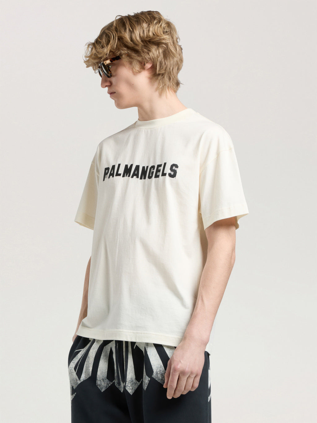 PALM ANGELS PALM HILLS REGULAR T-SHIRT OFF WHITE - BLACK — vista 4