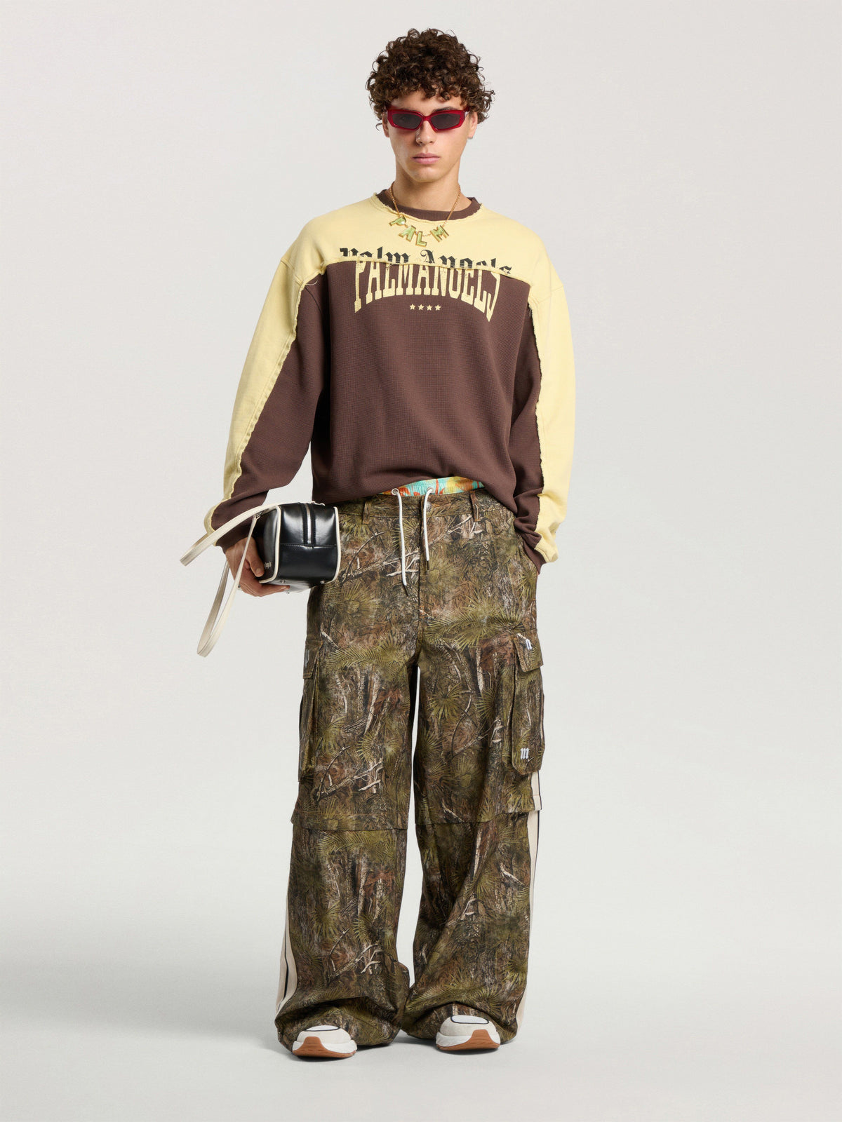 PALM ANGELS VINTAGE LOGO CREWNECK SWEATSHIRT BROWN - LIGHT YELLOW — vista 2
