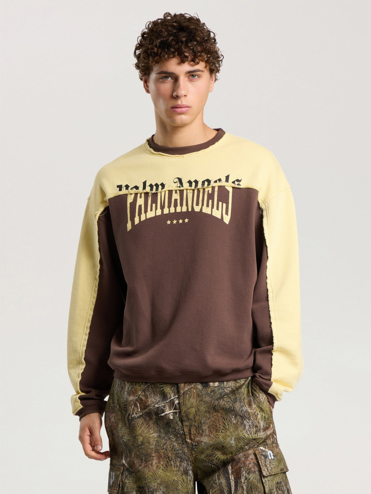 PALM ANGELS VINTAGE LOGO CREWNECK SWEATSHIRT BROWN - LIGHT YELLOW — vista 3