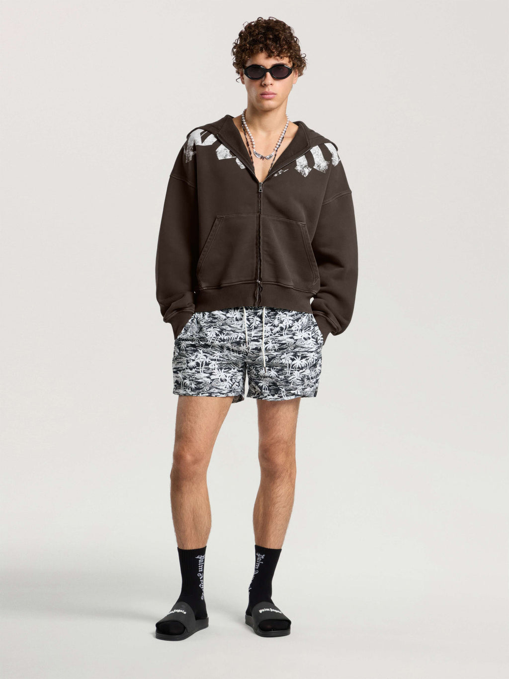 PALM ANGELS BIG NECK LOGO ZIP LOOSE HOODIE BROWN - OFF WHITE — vista 2