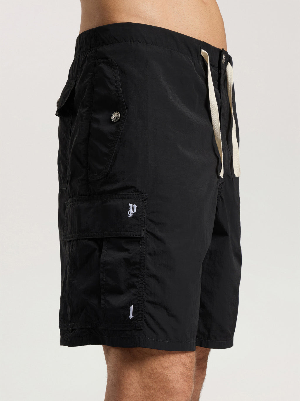 PALM ANGELS PALM TYPE LOOSE CARGO SHORTS BLACK - OFF WHITE — vista 6