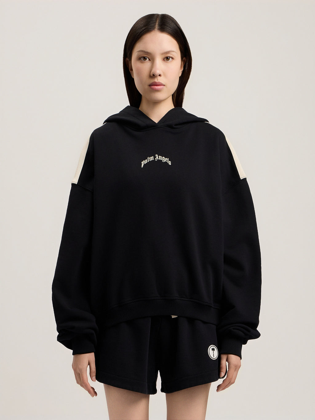 PALM ANGELS CURVED LOGO LOOSE CROP HOODIE BLACK TOFU — vista 3