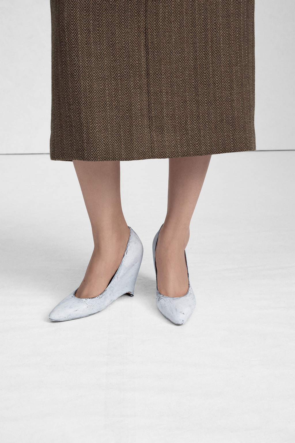 MAISON MARGIELA HEEL-LESS PUMPS BIANCHETTO BLACK AND WHITE — vista 2