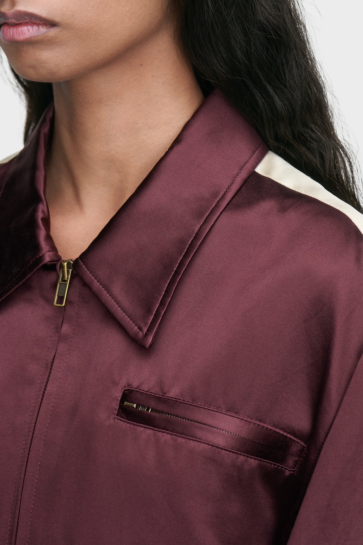 MAISON MARGIELA SATIN BOMBER JACKET BORDEAUX — vista 5