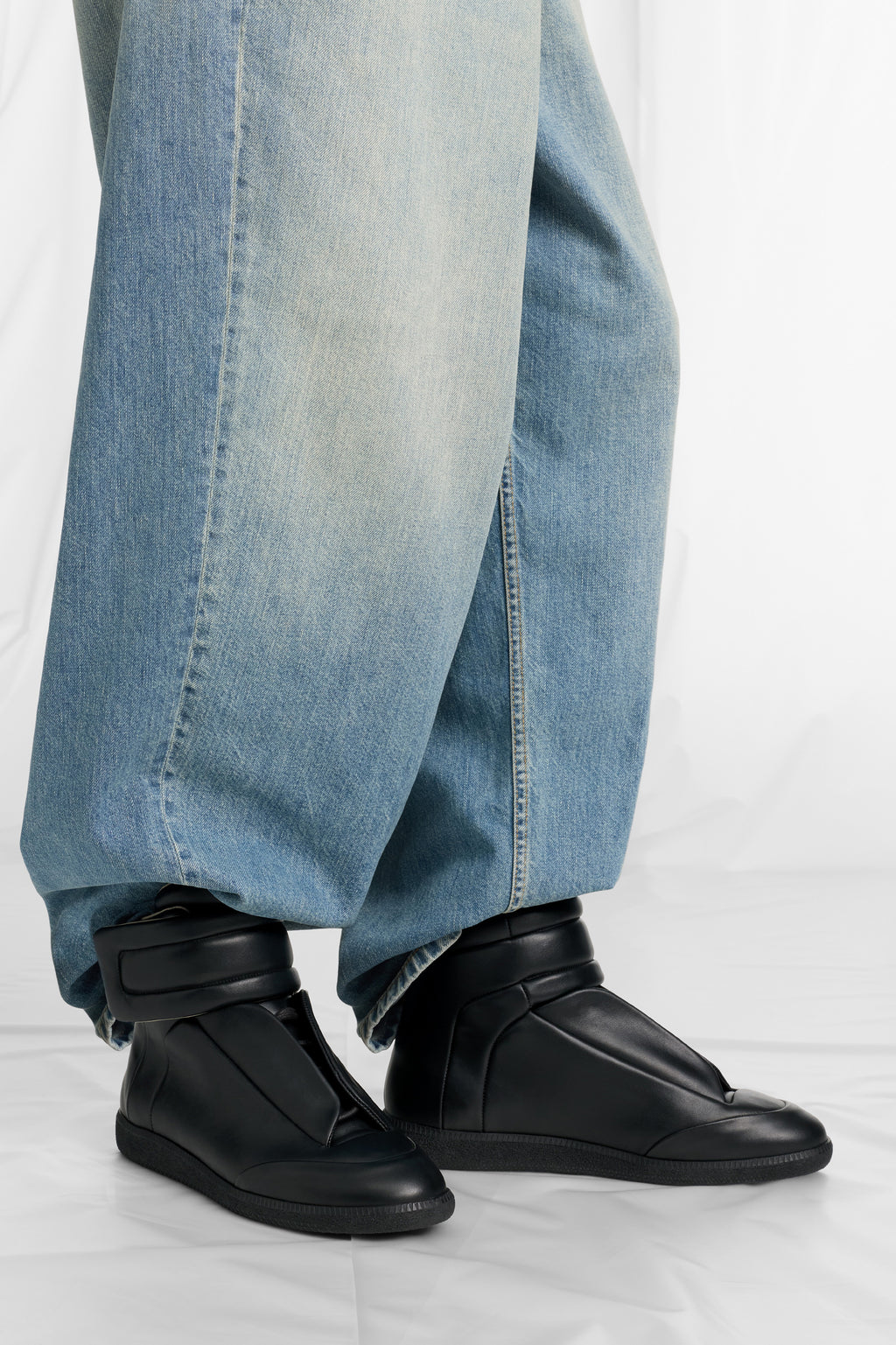 MAISON MARGIELA FUTURE SNEAKER BLACK — vista 2