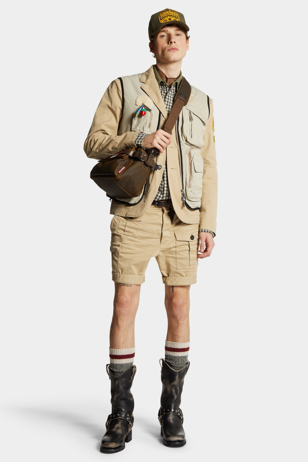DSQUARED2 SEXY CARGO SHORTS BEIGE — vista 3